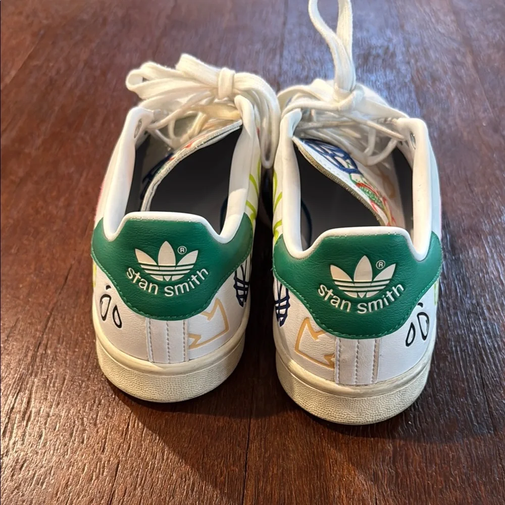 Adidas Stan Smith White Sneakers with Green Accents - Picture 2 of 5
